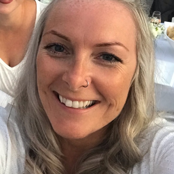 Meet your Posher, Nicole - Picture 1 of 1